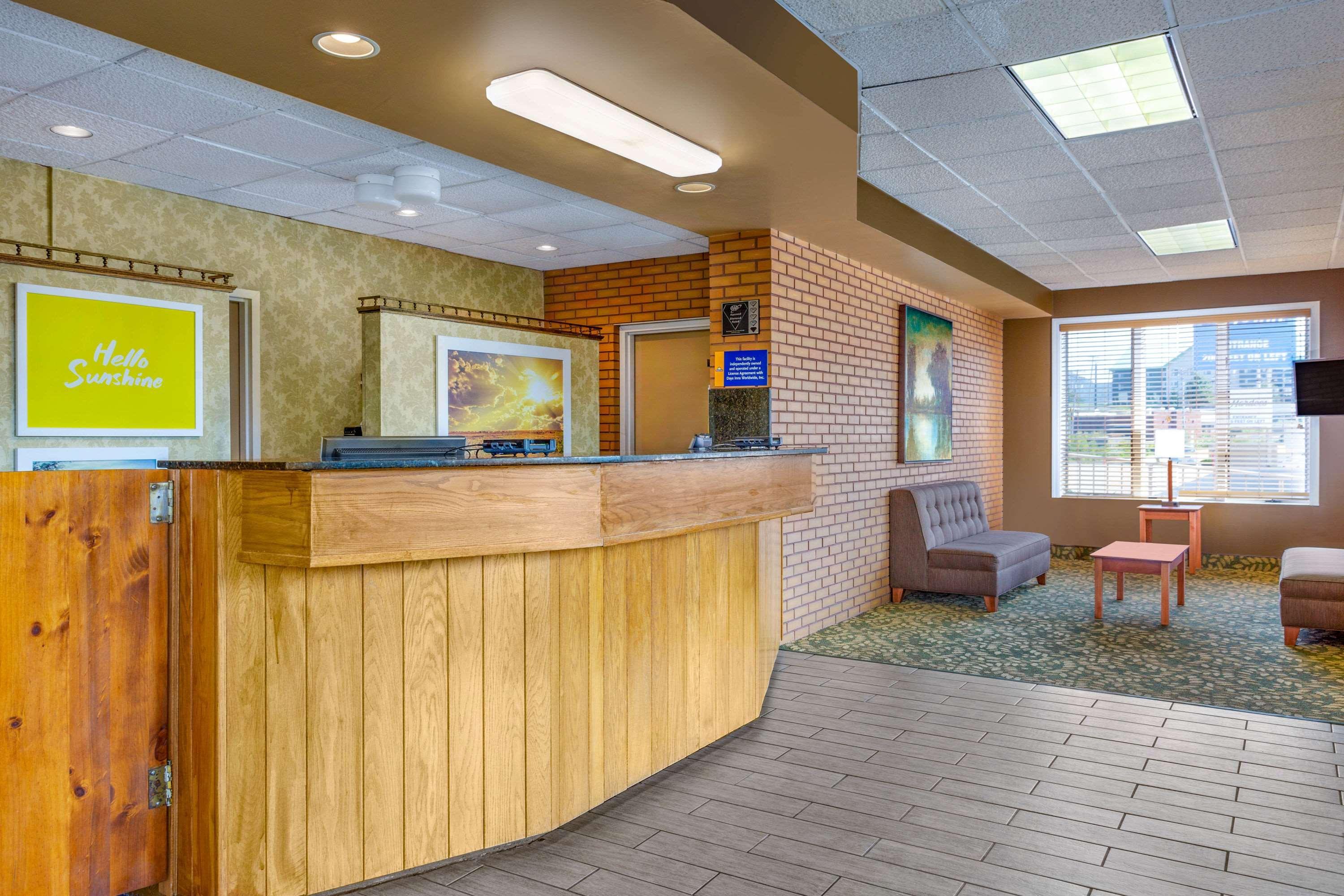 Days Inn By Wyndham Breezewood Exterior foto