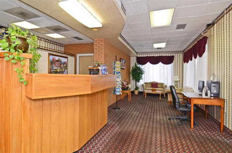 Days Inn By Wyndham Breezewood Exterior foto