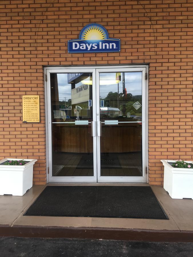 Days Inn By Wyndham Breezewood Exterior foto