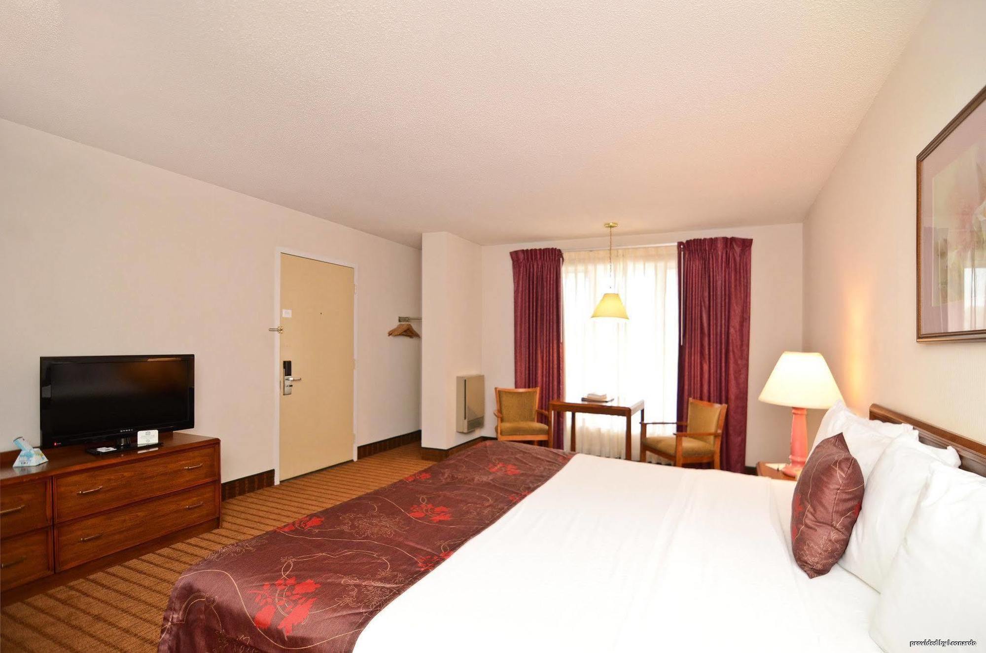 Days Inn By Wyndham Breezewood Exterior foto