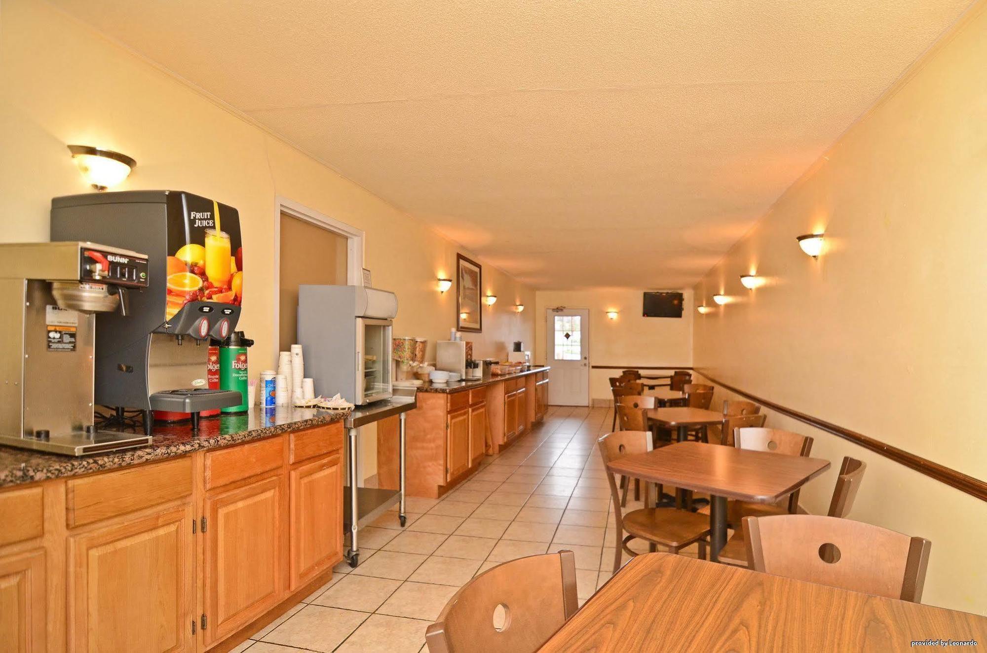 Days Inn By Wyndham Breezewood Exterior foto
