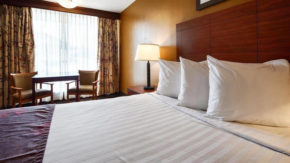 Days Inn By Wyndham Breezewood Exterior foto